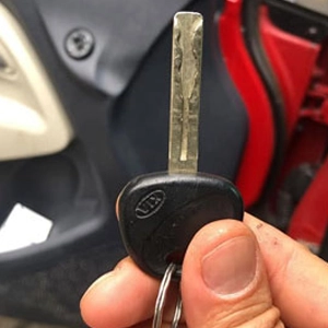 Kia Sorento 2013 new key - Automotive Locksmith Service by Keys4U in Northwest Indiana