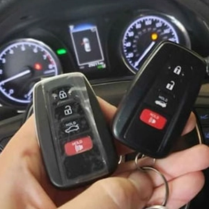Toyota camry 2019 New fob - Automotive Locksmith Service by Keys4U in Northwest Indiana