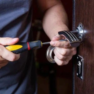 Door-Lock-Replacement-Service-Keys4u