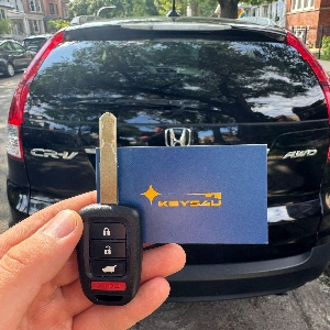 Honda-CR-V-2015-Key-Fob Bettery-Replacement-Services-by-Keys4U-in-East-Chicago
